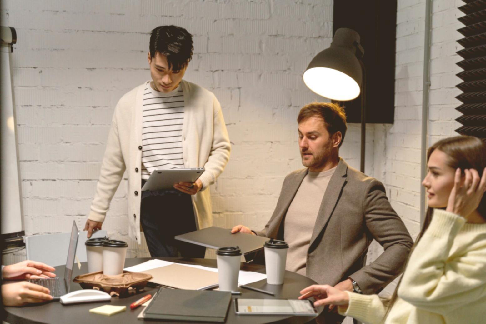 Ambiente di lavoro professionale per editing video